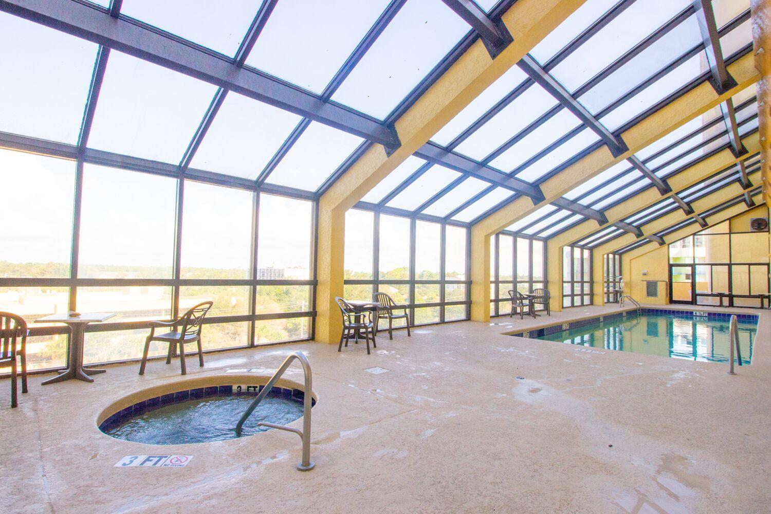 Oversized Ocean View Queen Suite With Beautiful Fireplace And Accents - Sleeps 4 Guests! Myrtle Beach Rom bilde